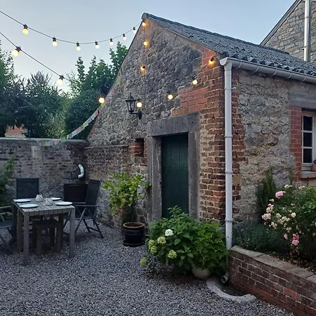 Hébergement de vacances Le Du Renard, à Côté De La Meuse Et Dinant *