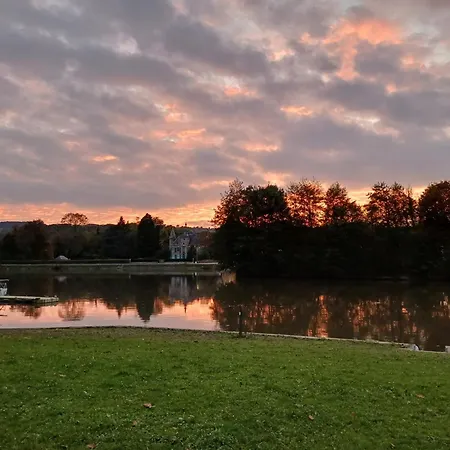 Le Du Renard, à Côté De La Meuse Et Dinant
